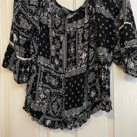 Forever 21 Bohemian Black & White Crop Top Size 2X - Picture 3 of 10